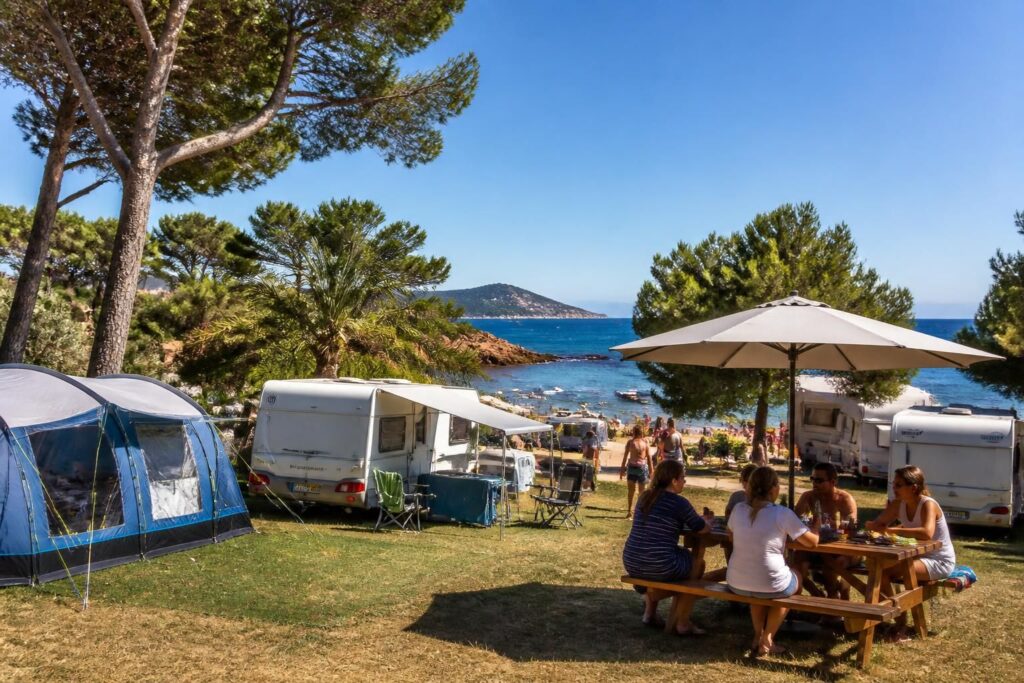 découvrez le campingplatz agay soleil à saint-raphaël : avis détaillés, photos attrayantes et réservation facile pour des vacances inoubliables au cœur de la nature.